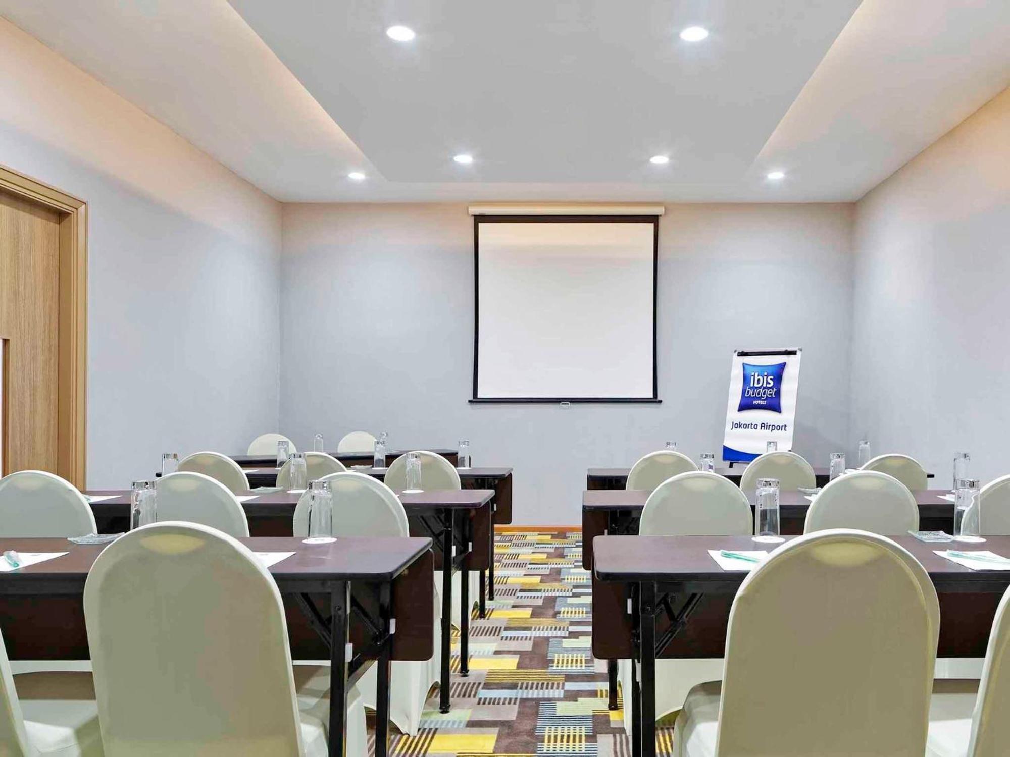Ibis Budget Jakarta Airport Tangerang Exterior foto